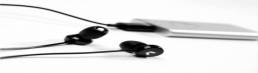 com-emissao-de-luz-no-ouvido-gadget-da-injecao-de-animo-ao-usuario